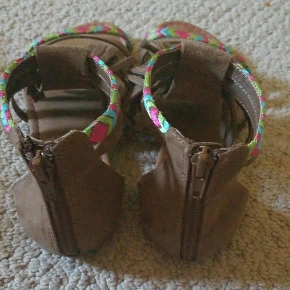 Girls shoes mint condition size 2 - Picture 5 of 8